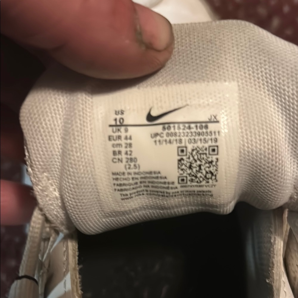 Nike White Athletic Shoes with Low-Top Design and Light-Colored Laces - Picture 3 of 3